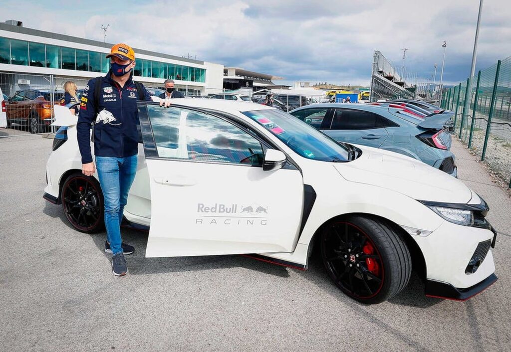 Honda Civic Type R: Max Verstappen mette in vendita la sua vettura per beneficenza