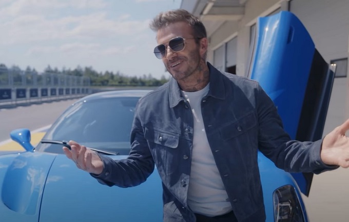 Maserati MC20: David Beckham saggia in pista la nuova supercar [VIDEO]