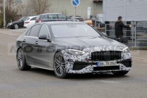 Mercedes-AMG C 43 2023: proseguono i test sulla vettura [FOTO SPIA]