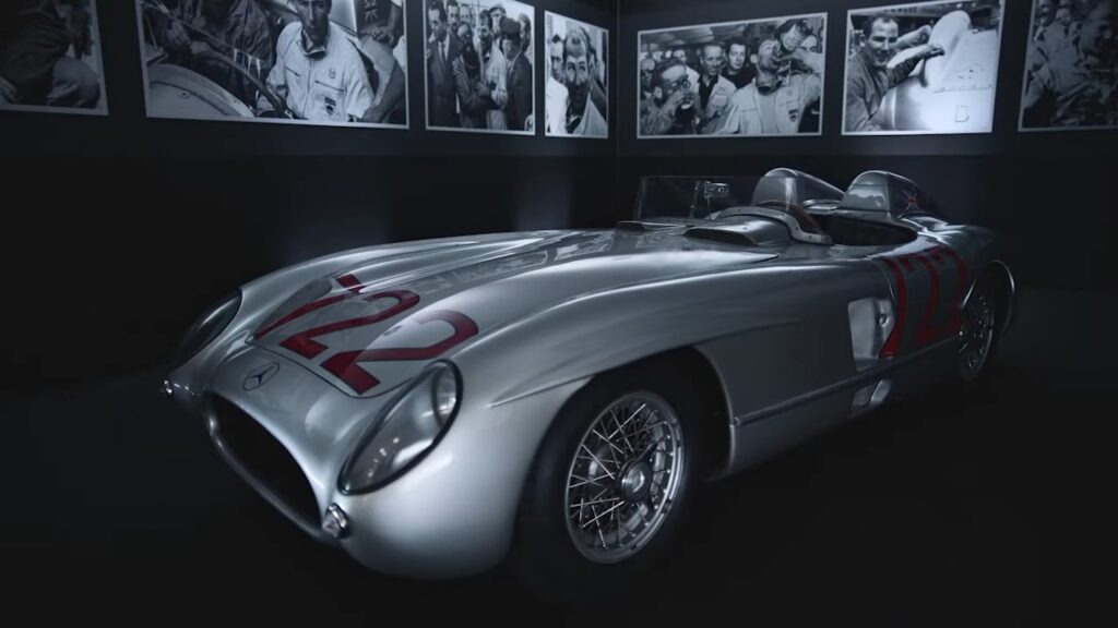 Mercedes-Benz 300 SLR 722 fa un ultimo giro prima di ritornare al museo [VIDEO]