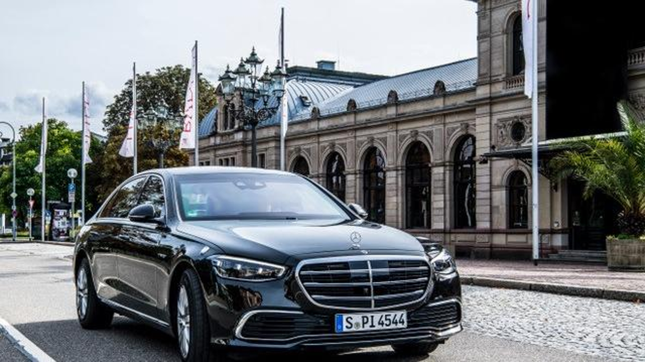 Mercedes Classe S: ecco la versione corazzata del nuovo cancelliere tedesco Olaf Scholz