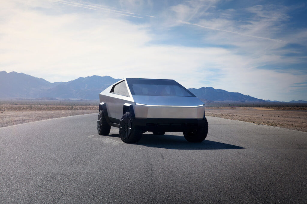 Tesla Cybertruck: potrebbe arrivare anche una versione con quattro motori
