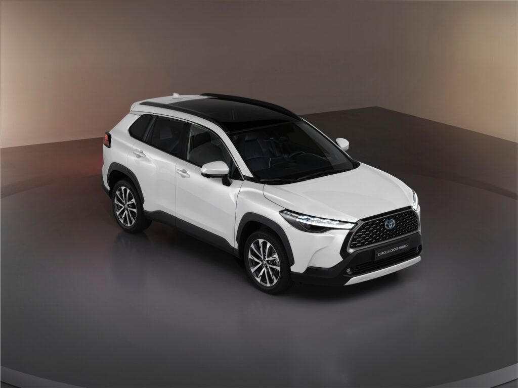 Toyota Corolla Cross 2022: il SUV compatto ibrido in 60 secondi [VIDEO]