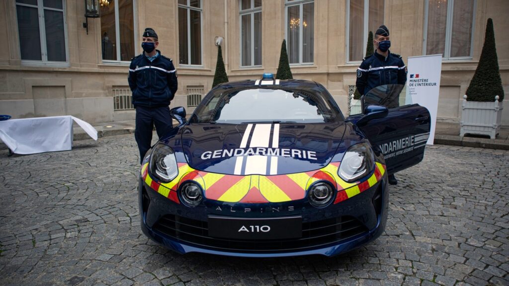 Alpine A110: la polizia francese ne ‘arruola’ 26 esemplari