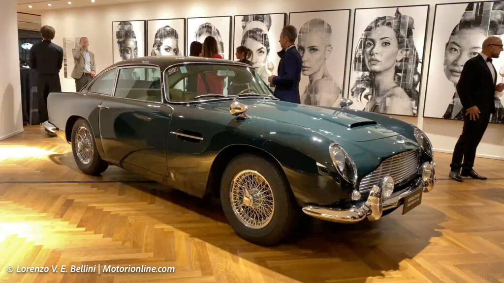 Aston Martin 007 Portraits: mostra permanente a Milano con Gino S.p.A. [FOTO e VIDEO]