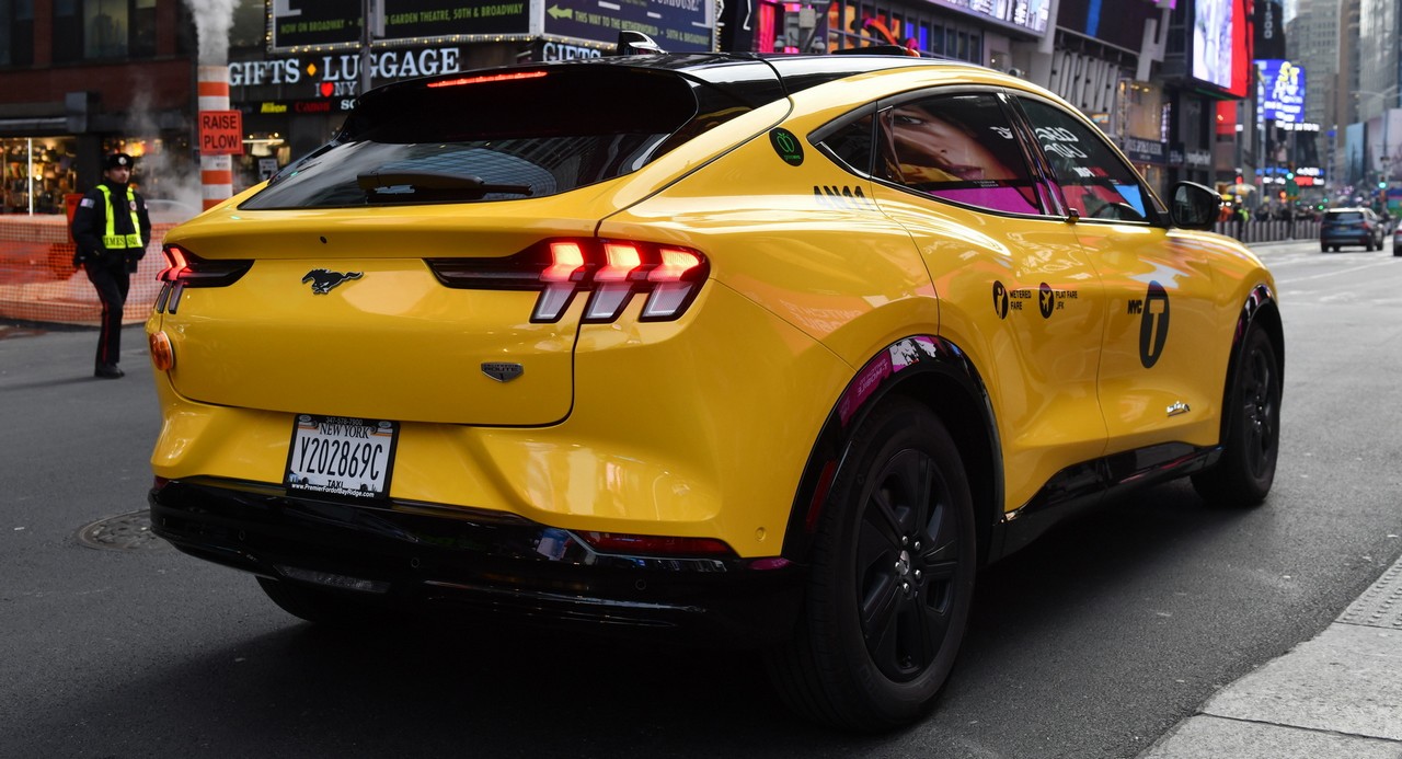 Ford Mustang Mach-E: la muscle car elettrica è un taxi a New York