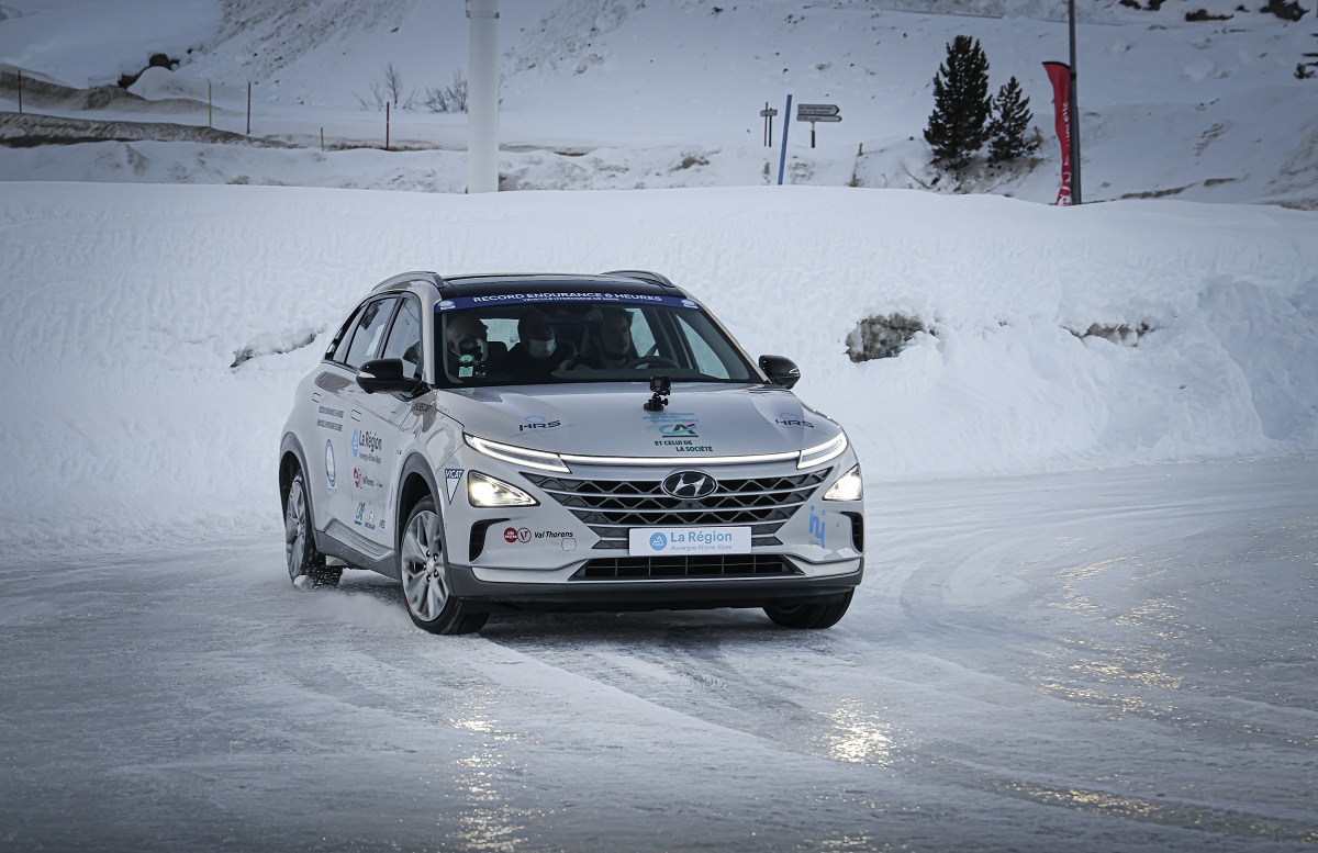 Hyundai Nexo da record: sei ore di guida a 2.220 metri sul ghiaccio