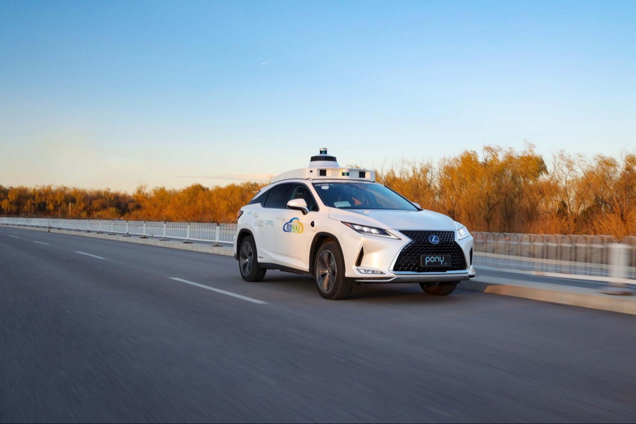 California: sospesi i test di guida autonoma per un incidente