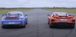 Drag Race: Porsche 911 GT3 vs Chevrolet Corvette 2021, chi vince? [VIDEO]