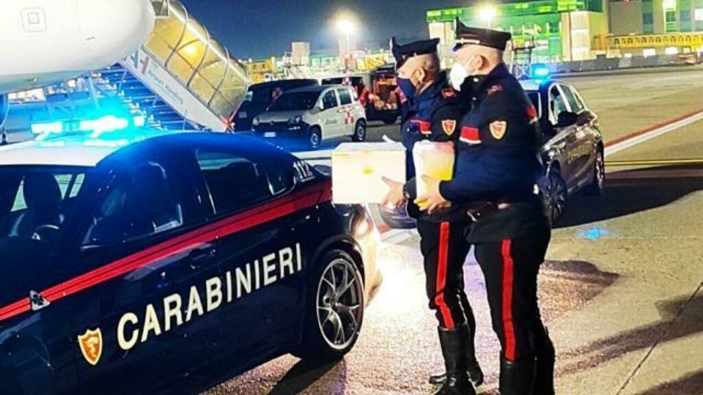 Alfa Romeo Giulia Carabinieri 250 km in 1 ora e mezza per salvare 2 vite