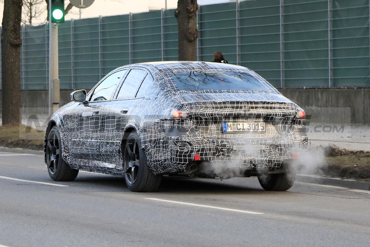 BMW M5 2025 prototipo foto spia