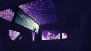BMW presenta un enorme display da 31 pollici con Amazon Fire TV integrato