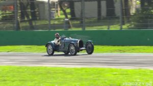 Bugatti Type 51: un rarissimo esemplare sfreccia in pista all’età di 91 anni [VIDEO]