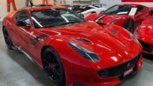 Ferrari F12tdf: 2,4 milioni per acquistare quella di Kimi Raikkonen