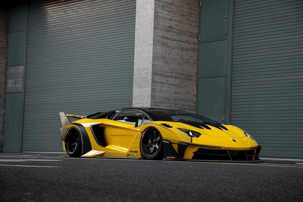 Lamborghini Aventador: Liberty Walk presenta il nuovo body kit GT EVO