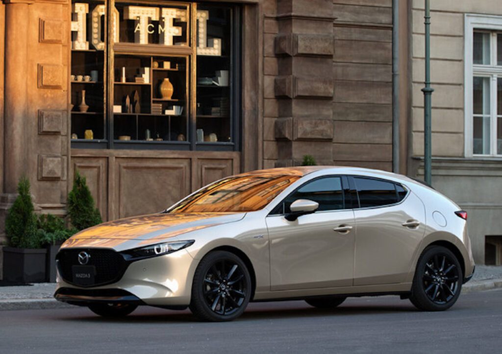 Mazda 3: un brevetto anticipa una possibile coupé a due porte