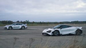 McLaren 765LT vs Porsche 911 Turbo S: chi vince la drag race? [VIDEO]