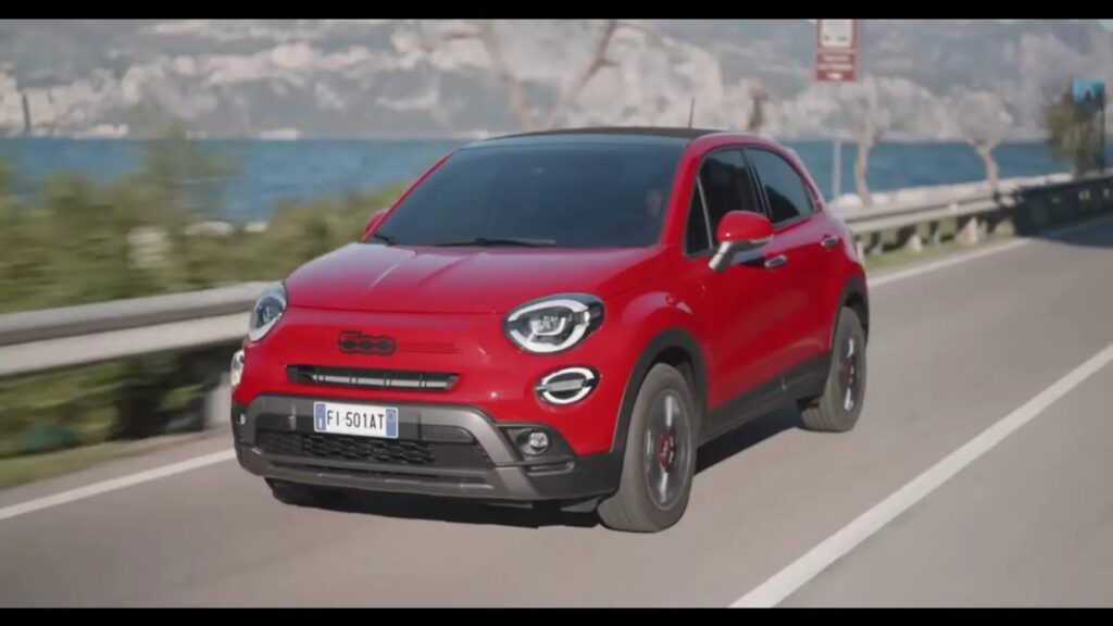 Nuova Fiat 500X 2022: prime immagini senza veli [VIDEO]