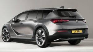 Nuova Opel Insignia 2024: sarà un SUV?