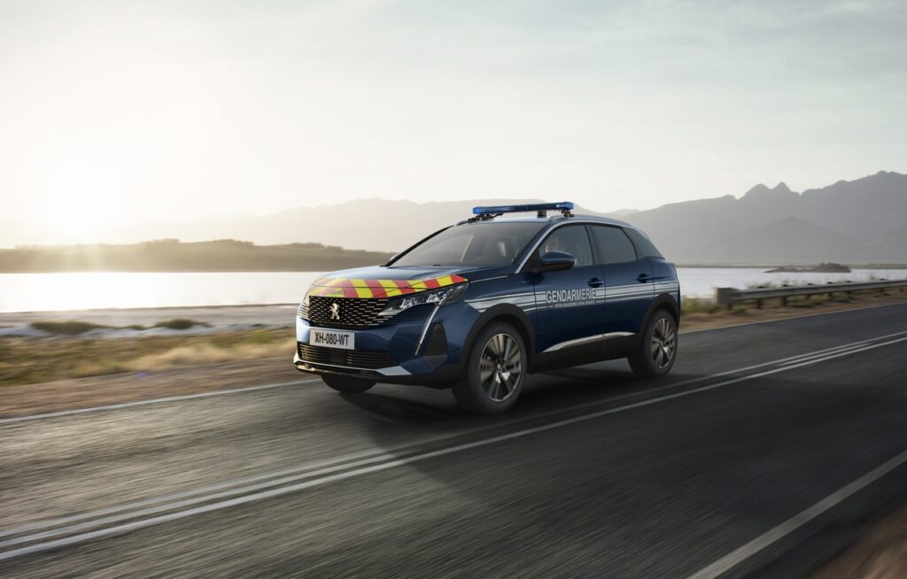 Peugeot 3008 Hybrid: consegnati i primi 395 esemplari alla Gendarmeria francese