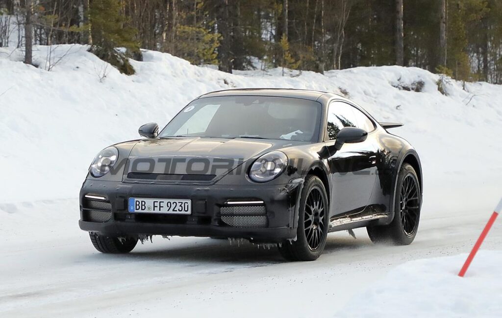 Nuova Porsche 911: la versione Safari ci offre un assaggio sulle novità del restyling [FOTO SPIA]
