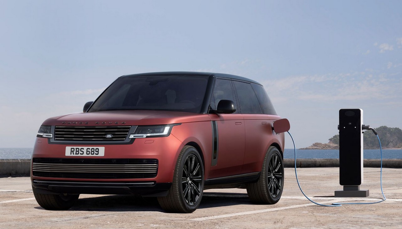 Range Rover 2022: via agli ordini della SV e dell’ibrida plug-in