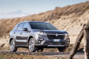 Suzuki S-Cross Hybrid arriva in concessionaria: porte aperte il 22 e 23 gennaio