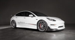 Koenigsegg costruirà parti per un tuner di auto Tesla