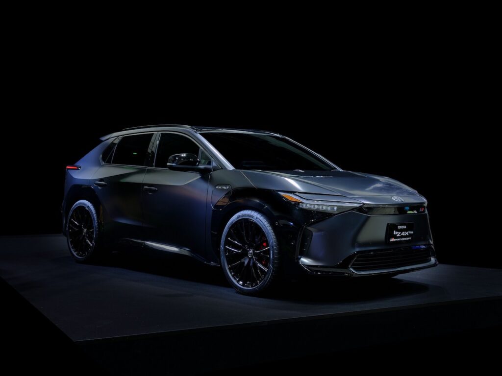 Toyota bZ4X GR Sport Concept: lo speciale SUV elettrico debutta al Salone di Tokyo 2022