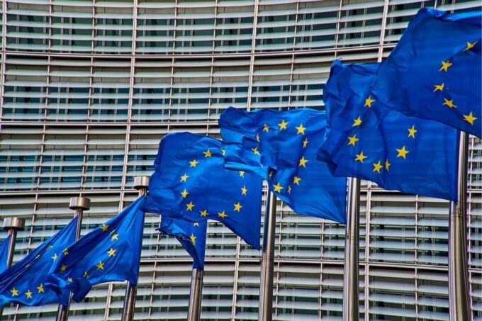 Transizione elettrica: la Commissione europea lancia la consultazione sulla mobilità