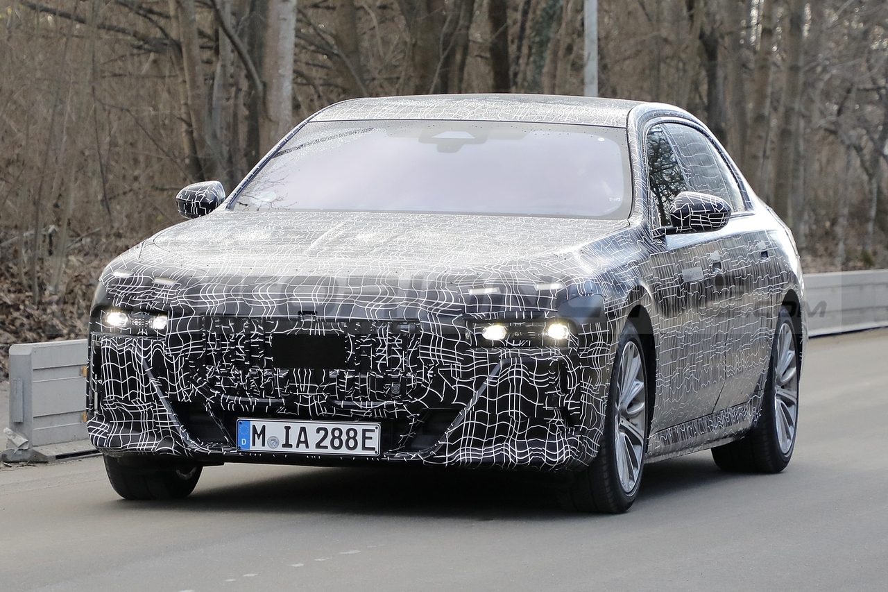 BMW Serie 7 2023: svelate le possibili motorizzazioni