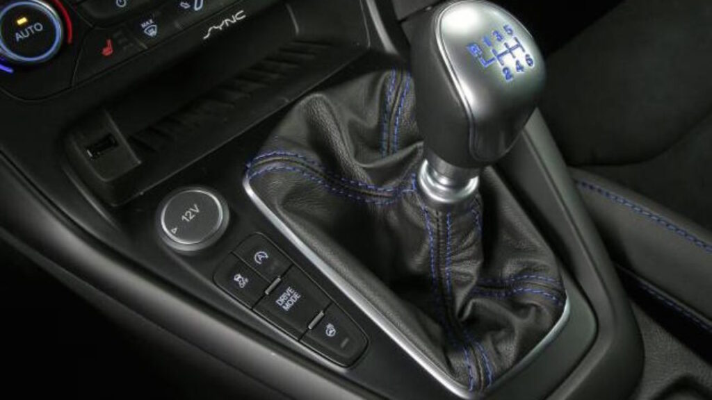 Ford brevetta una nuova trasmissione manuale con frizione elettrica