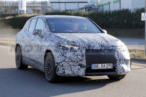 Mercedes-AMG EQE SUV beccato sulle strade di Affalterbach [FOTO SPIA]