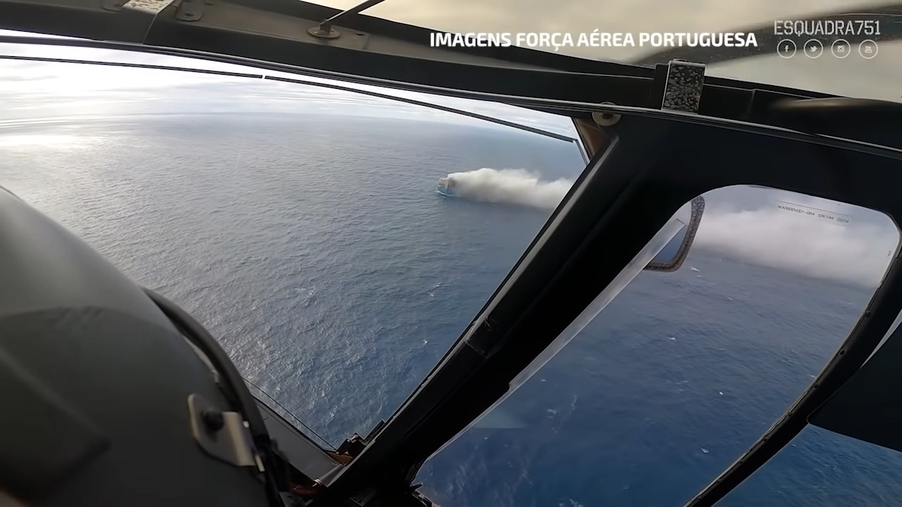 Incendio sulla nave cargo: a bordo ci sono 3965 veicoli del Gruppo Volkswagen