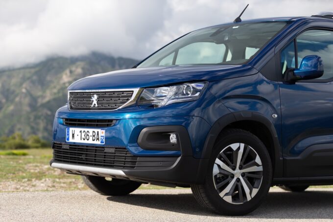 Peugeot Rifter Mix e Partner: debutta il motore diesel BlueHDI 130 con cambio EAT8