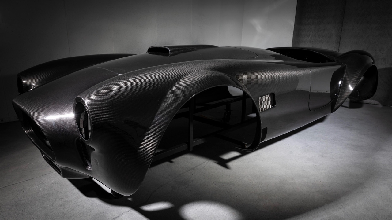 Shelby Cobra: in arrivo una versione in fibra di carbonio da 811 CV
