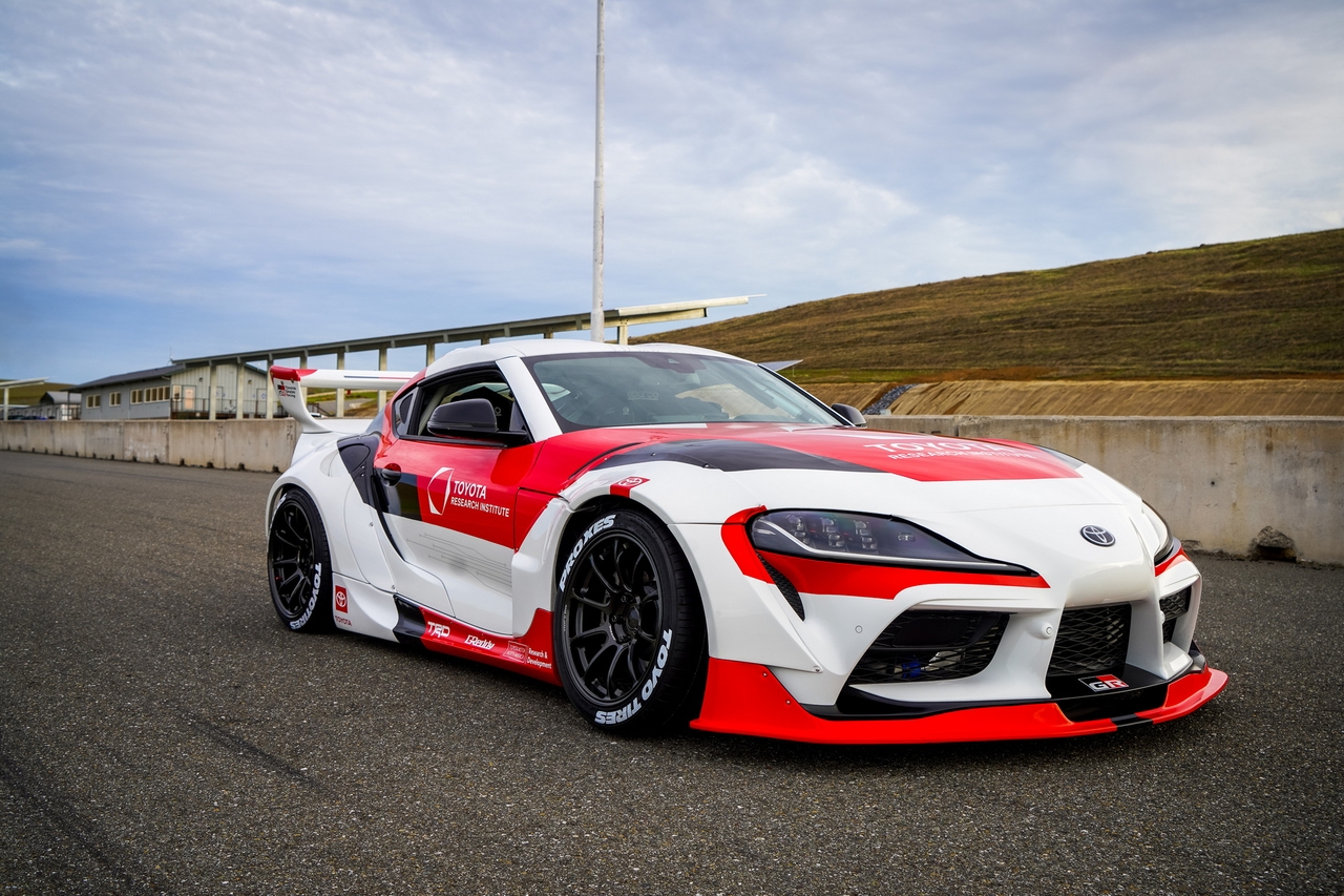 Toyota Supra: ecco il prototipo a guida autonoma che drifta da solo