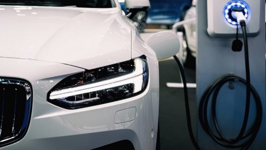 Europa: nel 2021 le ibride plug-in ed elettriche superano il Diesel