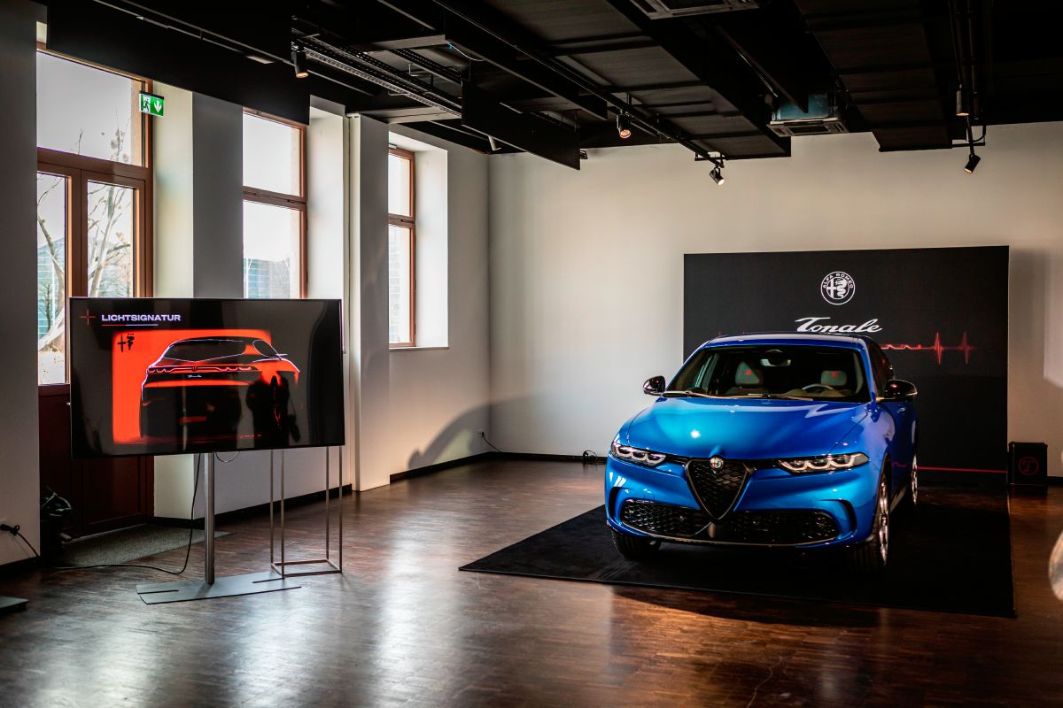 Alfa Romeo Tonale: il SUV ha iniziato il suo tour in Europa