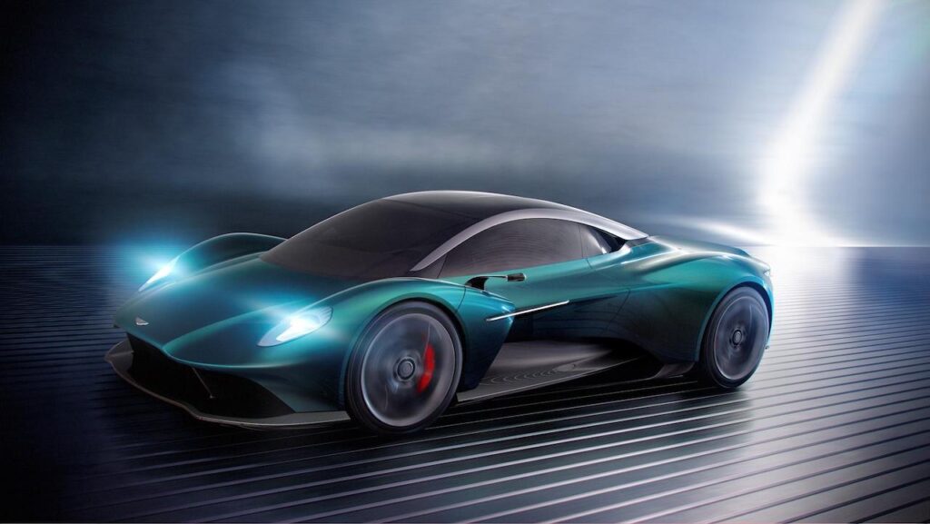 Aston Martin prepara la rivela diretta della Ferrari 296 GTB