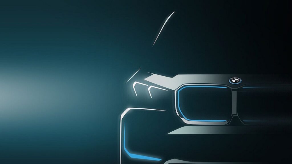 BMW iX1: primo teaser ufficiale per il nuovo SUV elettrico