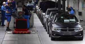 BMW: gli stabilimenti in Germania e Regno Unito stanno tornando alla piena produzione