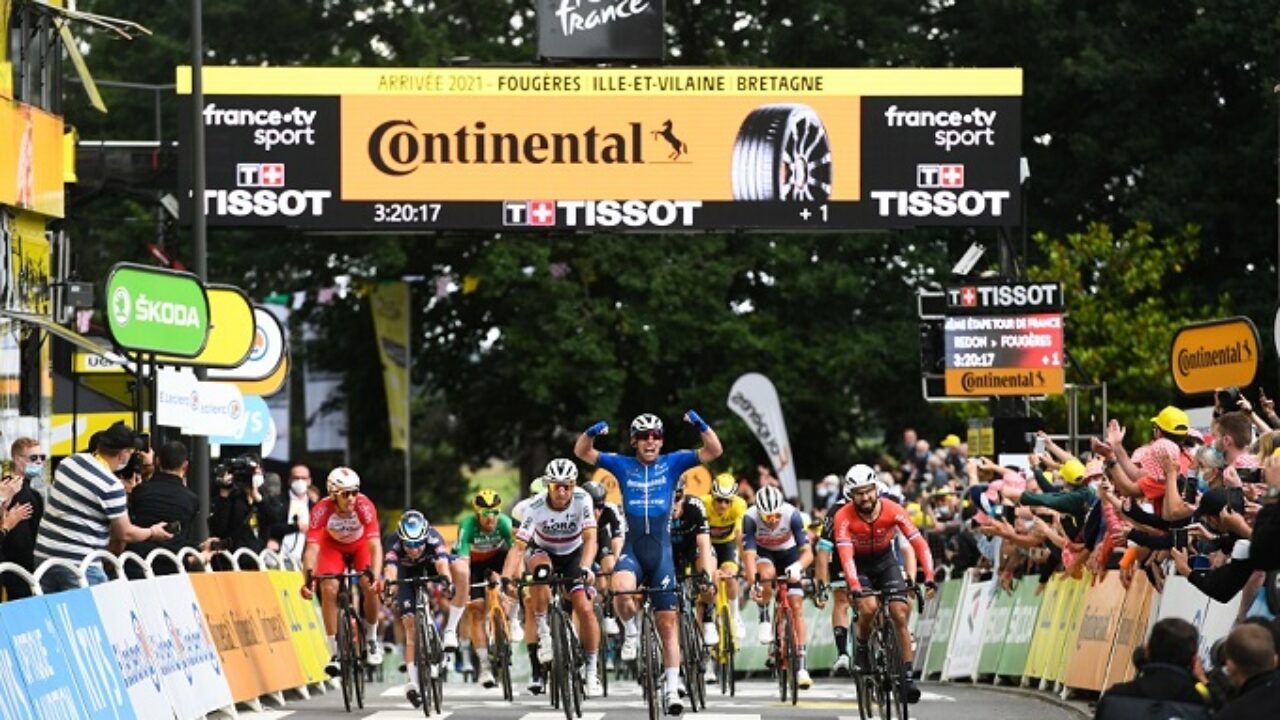 Pneumatici Continental PremiumContact 6 e EcoContact 6 Q per le auto  ufficiali del Tour de France 2022