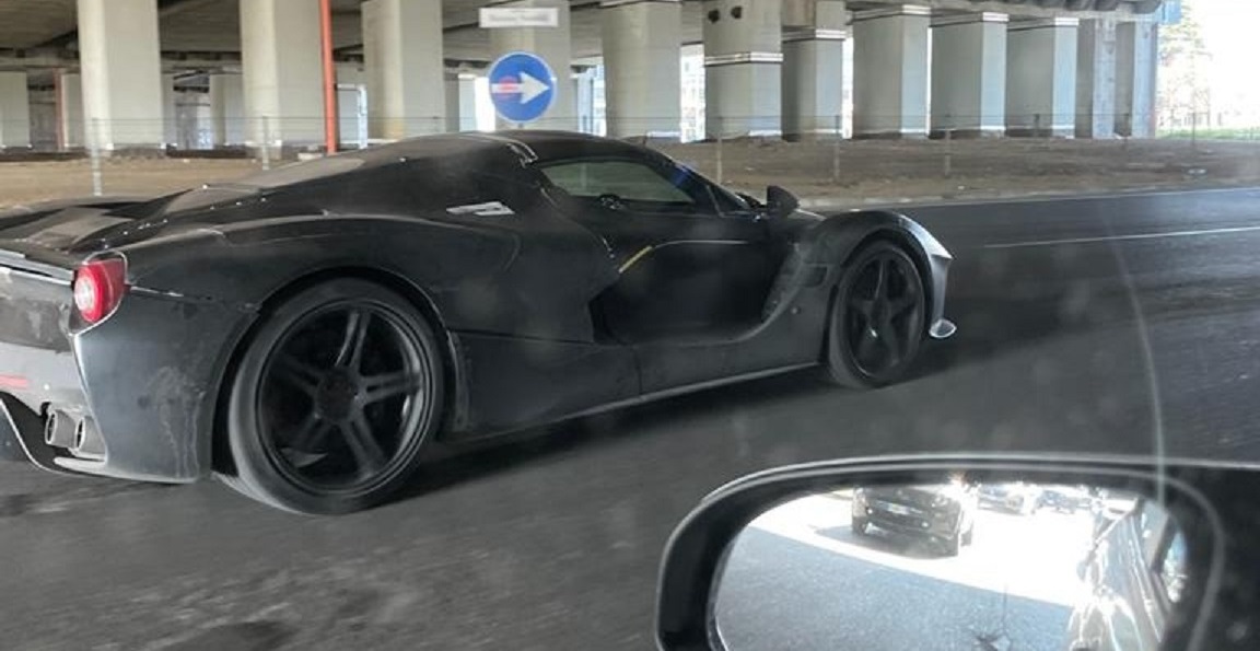 Ferrari: avvistato prototipo in Italia