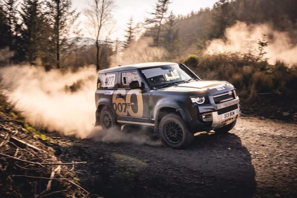Land Rover Defender 90 007: Mark Higgins vince la tappa del Galles del Nord [VIDEO]