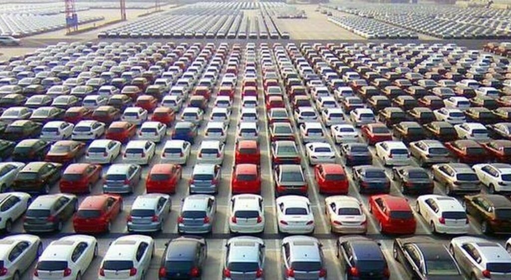 Mercato auto in Italia: a febbraio un nuovo calo delle vendite del 22,6%