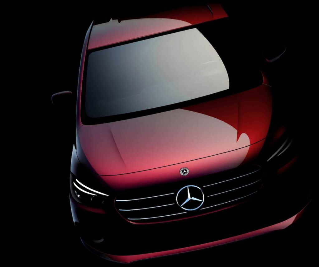 Mercedes Classe T: debutto ufficiale fissato per il 26 aprile [TEASER]