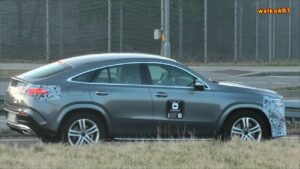 Mercedes GLE Coupé 2023: il nuovo restyling in azione sulle strade della Germania [VIDEO SPIA]