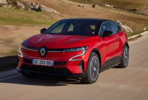 Renault Megane E-Tech Electric: l’orgoglio per il secondo posto al Car of the Year 2022 e i complimenti a Kia