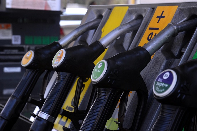Prezzi carburanti: gli aumenti non si fermano, il diesel servito tocca i 2,1 euro al litro
